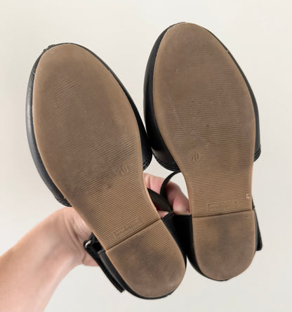 Old Navy Faux-Leather Ankle-Strap Huarache Flats (10)