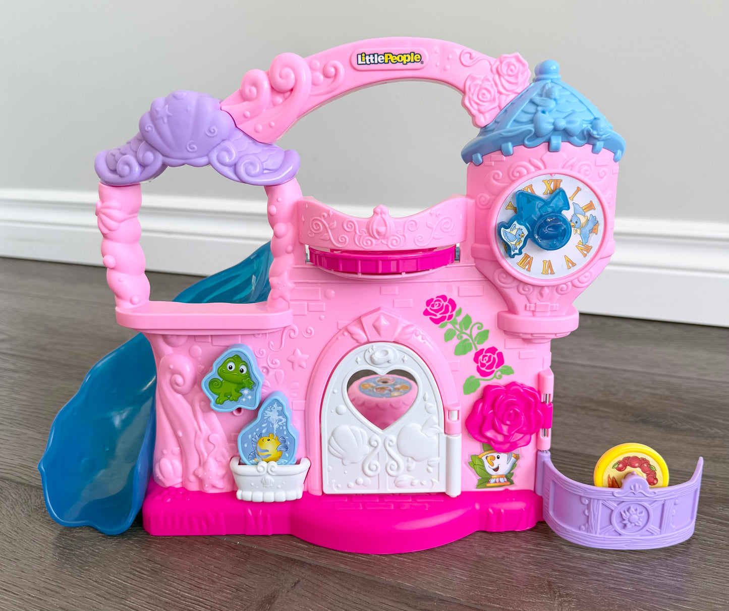 Fisher-Price Little People Disney Princess Play & Go Castle