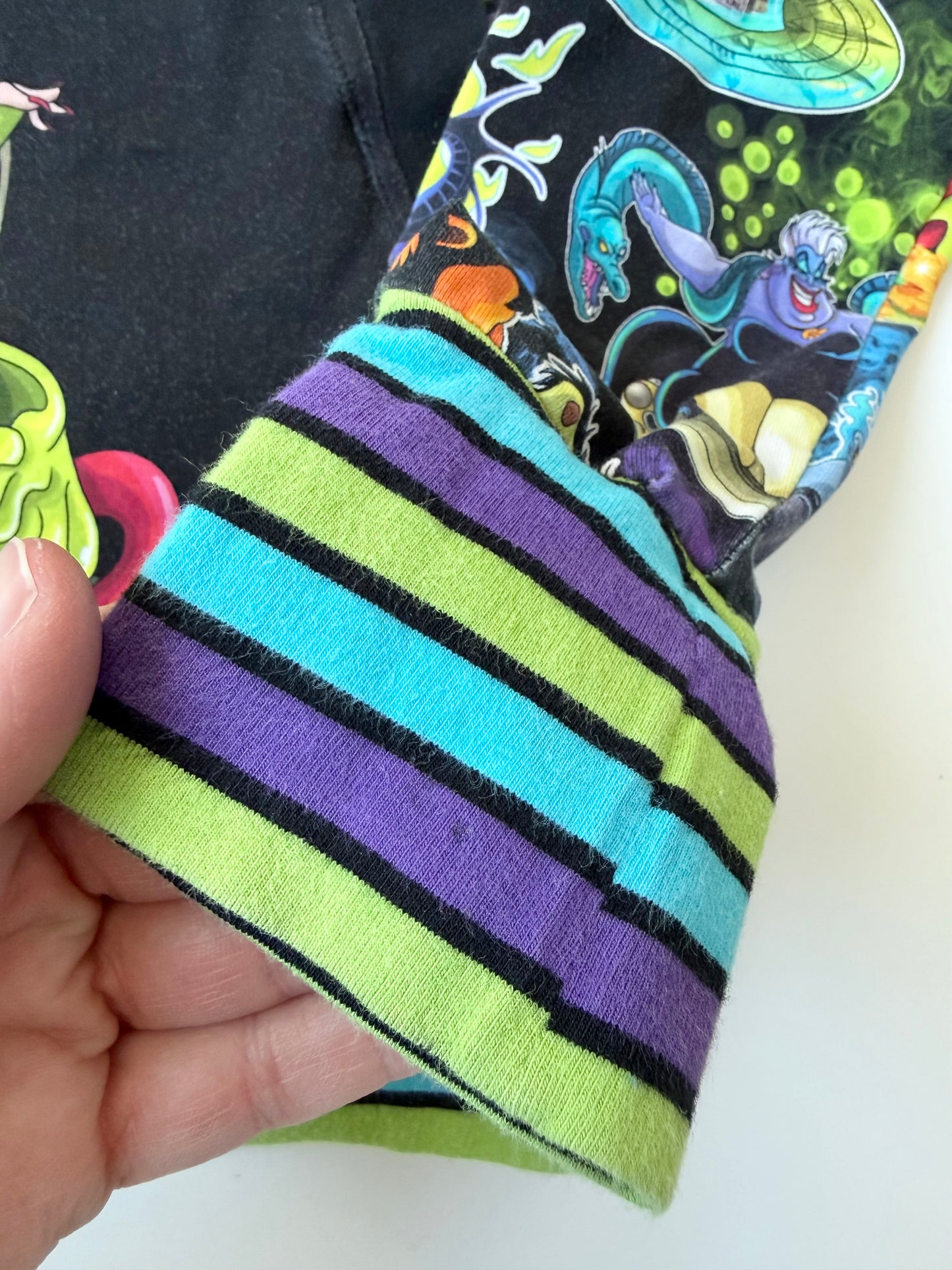 Handmade Disney Evil Villains Black/Green/Purple Pullover Sweater (4T)