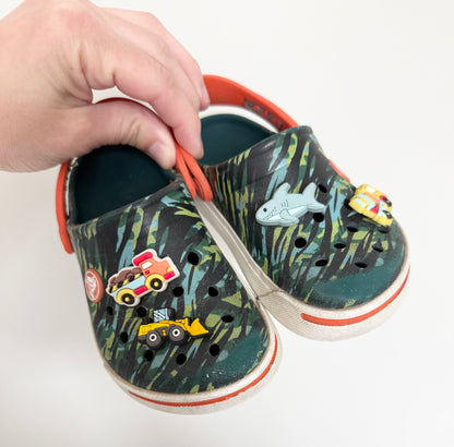 Crocs Camo & Orange Clogs With Fun Jibbitz (8/9)