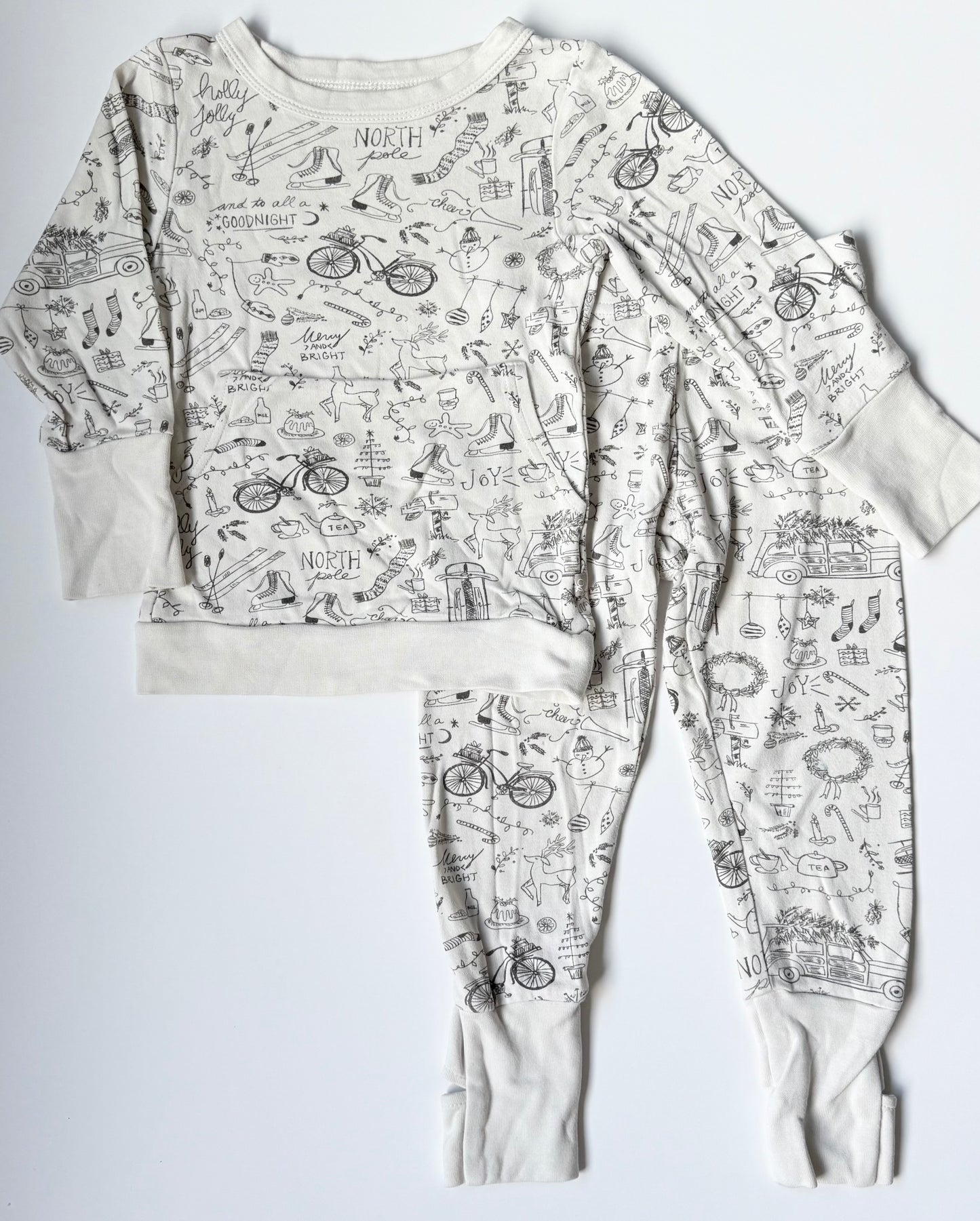 Goumi White Christmas Trinkets Two Piece Jogger Set (2-3 Years)