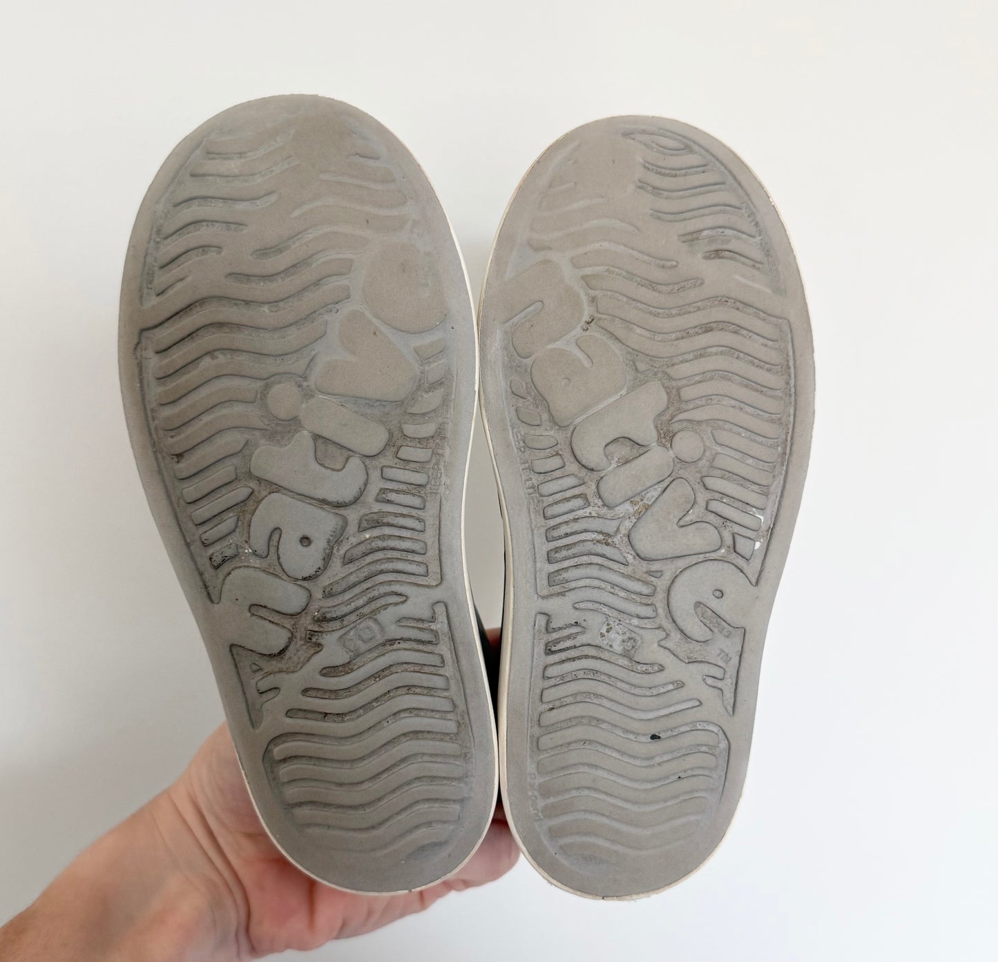 Native Light Grey Jefferson Slip Ons (10)
