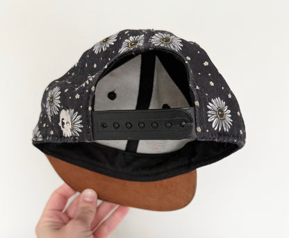Headster Black Retro Daisies SnapBack Hat (48CM)