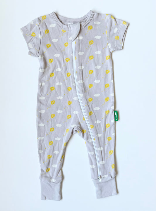 Parade Organics Light Purple & Kites Short Sleeve Sleeper Romper (3-6 Months)