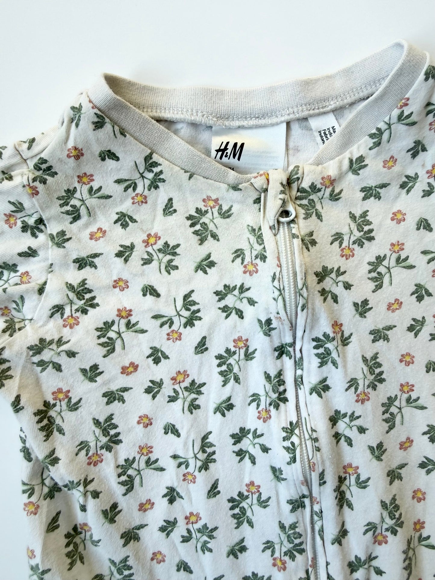 H&M White & Dainty Greenery Zipper Romper (6-9 Months)
