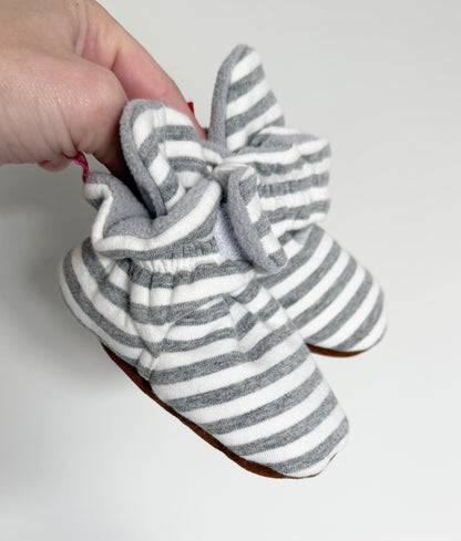 Myggpp Grey & White Striped Fleece Lined Booties (1)