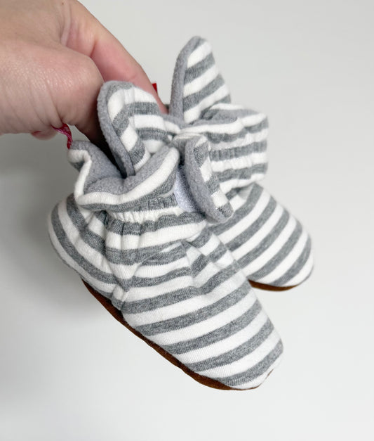 Myggpp Grey & White Striped Fleece Lined Booties (1)