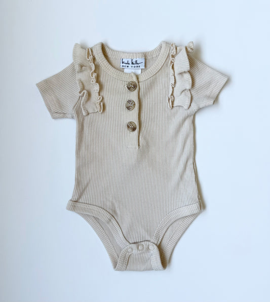 Nicole Miller New York Beige Ribbed Ruffle Shoulder Short Sleeve Bodysuit (0-3 Months)
