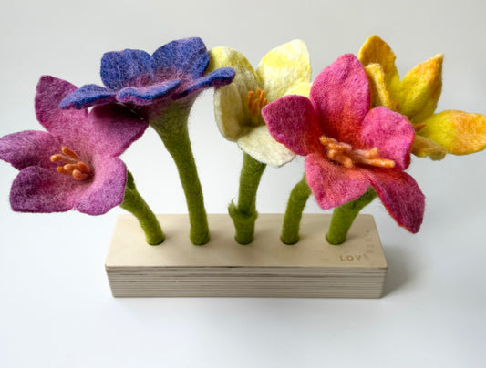 Lovevery Felt Flowers In A Row (2)