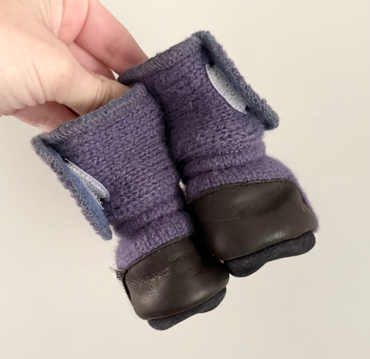 Nooks Purple & Pink Heart Wool Booties (4)