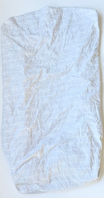 Kushies Light Grey Arrows Flannel Crib Sheet