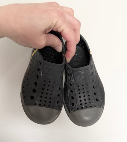 Native Black & Grey Jefferson Slip Ons (6)