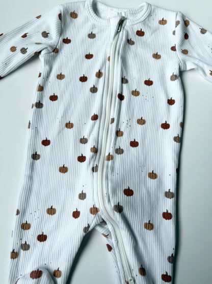 Firsts by Petit Lem White Ribbed Pumpkin Sleeper (3 Months)