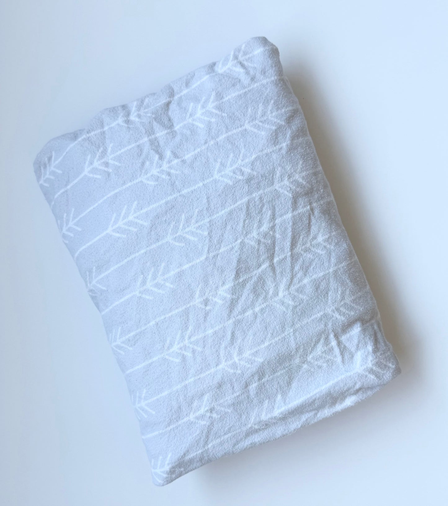 Kushies Light Grey Arrows Flannel Crib Sheet