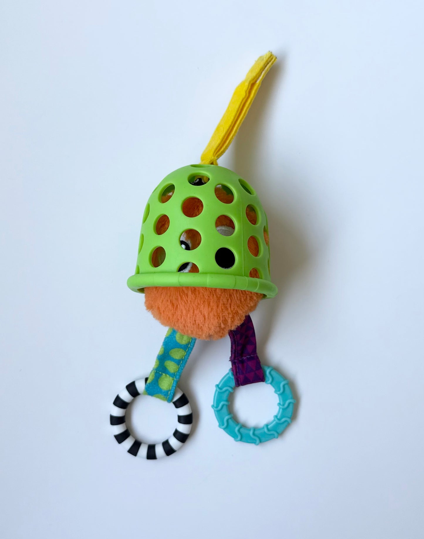 Sassy Peek & Pull Giggle Guy