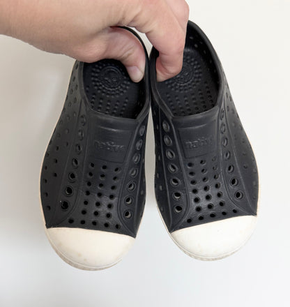 Native Black Jefferson Slip Ons (8)
