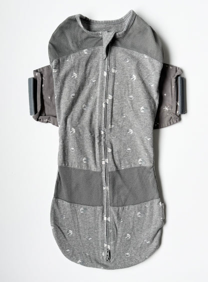 Happiest Baby SNOO Graphite Planets Sleep Sack Swaddle (Medium)