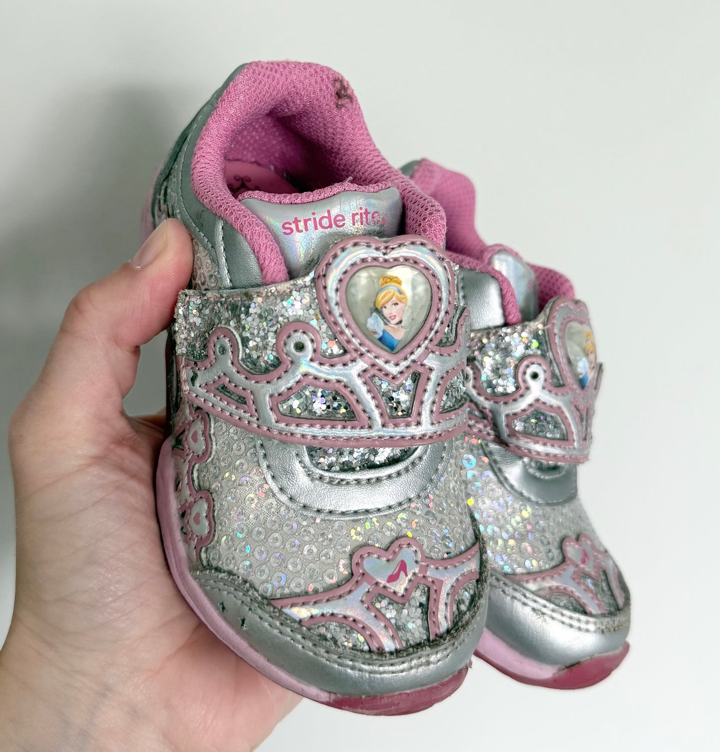 Stride Rite x Disney Princess Cinderella Pink & Silver Sparkle Light Up Velcro Sneakers (6.5)