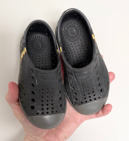 Native Black & Grey Jefferson Slip Ons (6)