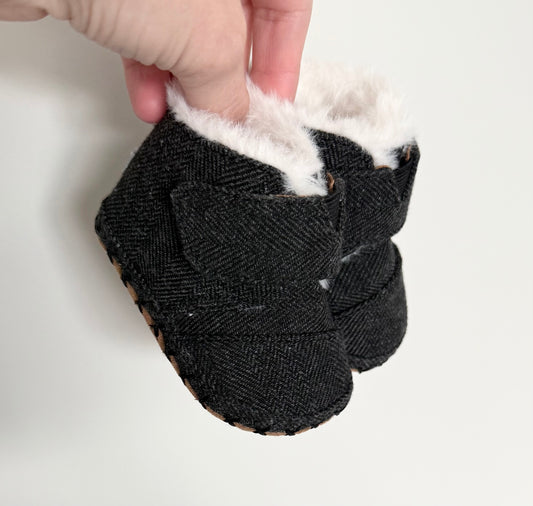 Toms Cuna Heathered Black Fur Lined Booties (2)