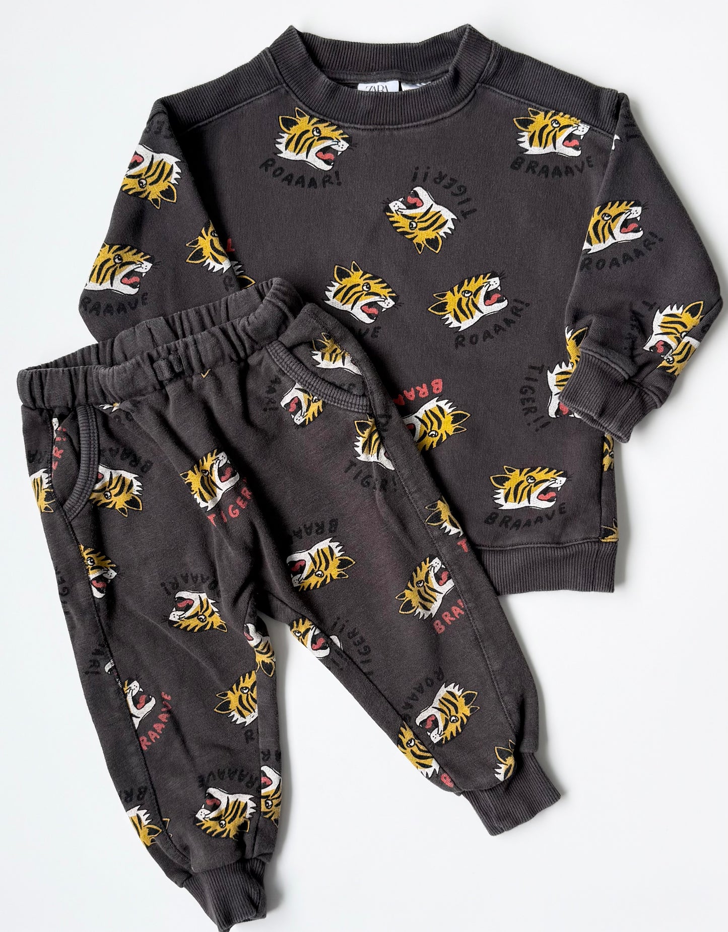 Zara Dark Grey “Roar” Tigers Sweater & Pants Set (18-24 Months)
