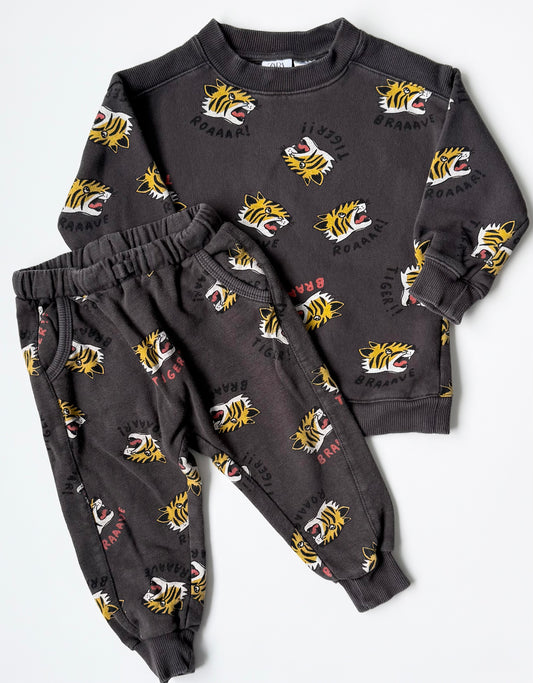 Zara Dark Grey “Roar” Tigers Sweater & Pants Set (18-24 Months)