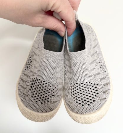 Jan & Jul Grey Knit Slip Ons (8)