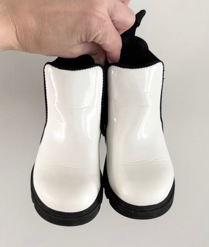 Native Kensington Treklite White Gloss Chelsea Boots (10)