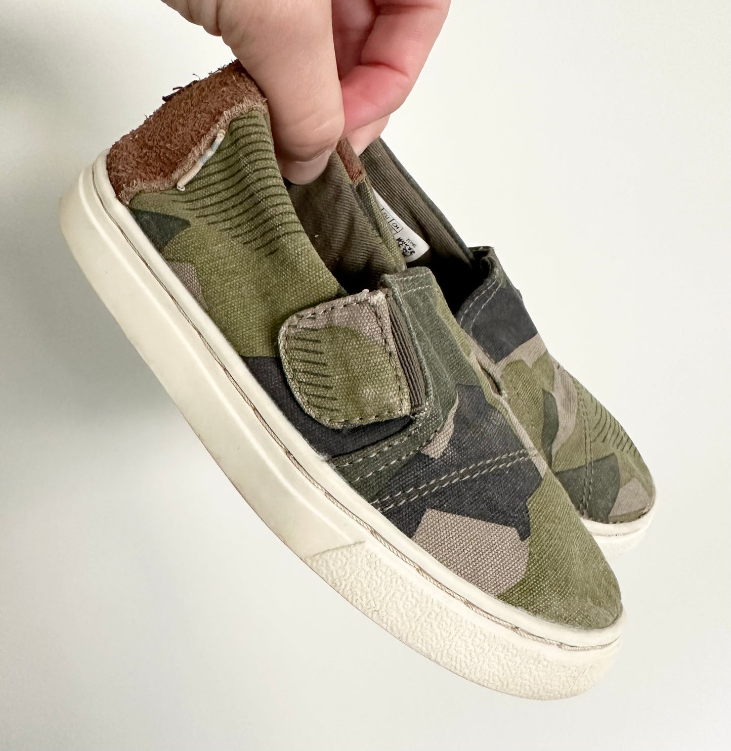 Toms Green Camouflage Slip Ons (9)