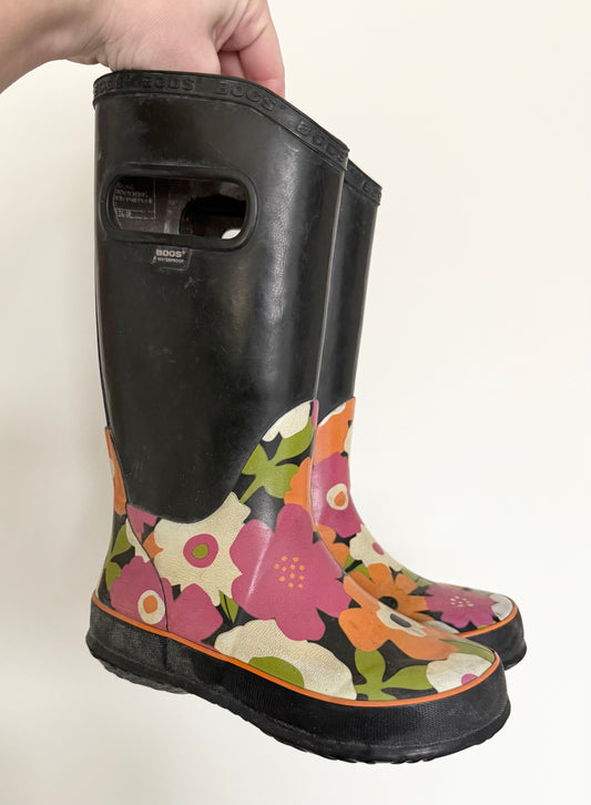BOGS Spring Flowers Black Rubber Boots (13)