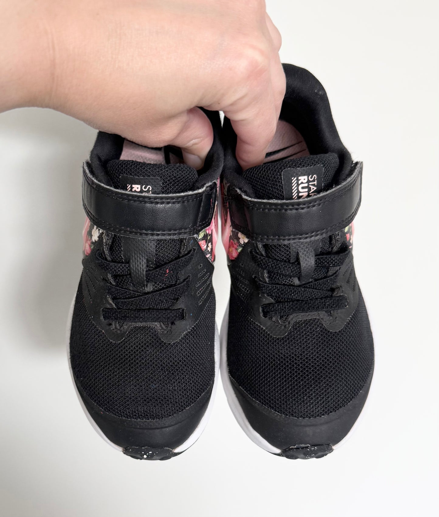 Nike Star Runner 2 Black Vintage Floral Stretch Lace & Velcro Sneakers (11)