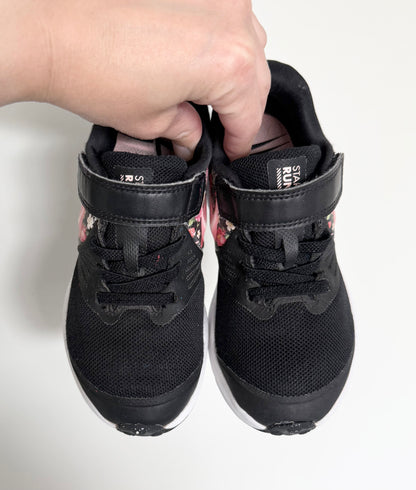 Nike Star Runner 2 Black Vintage Floral Stretch Lace & Velcro Sneakers (11)