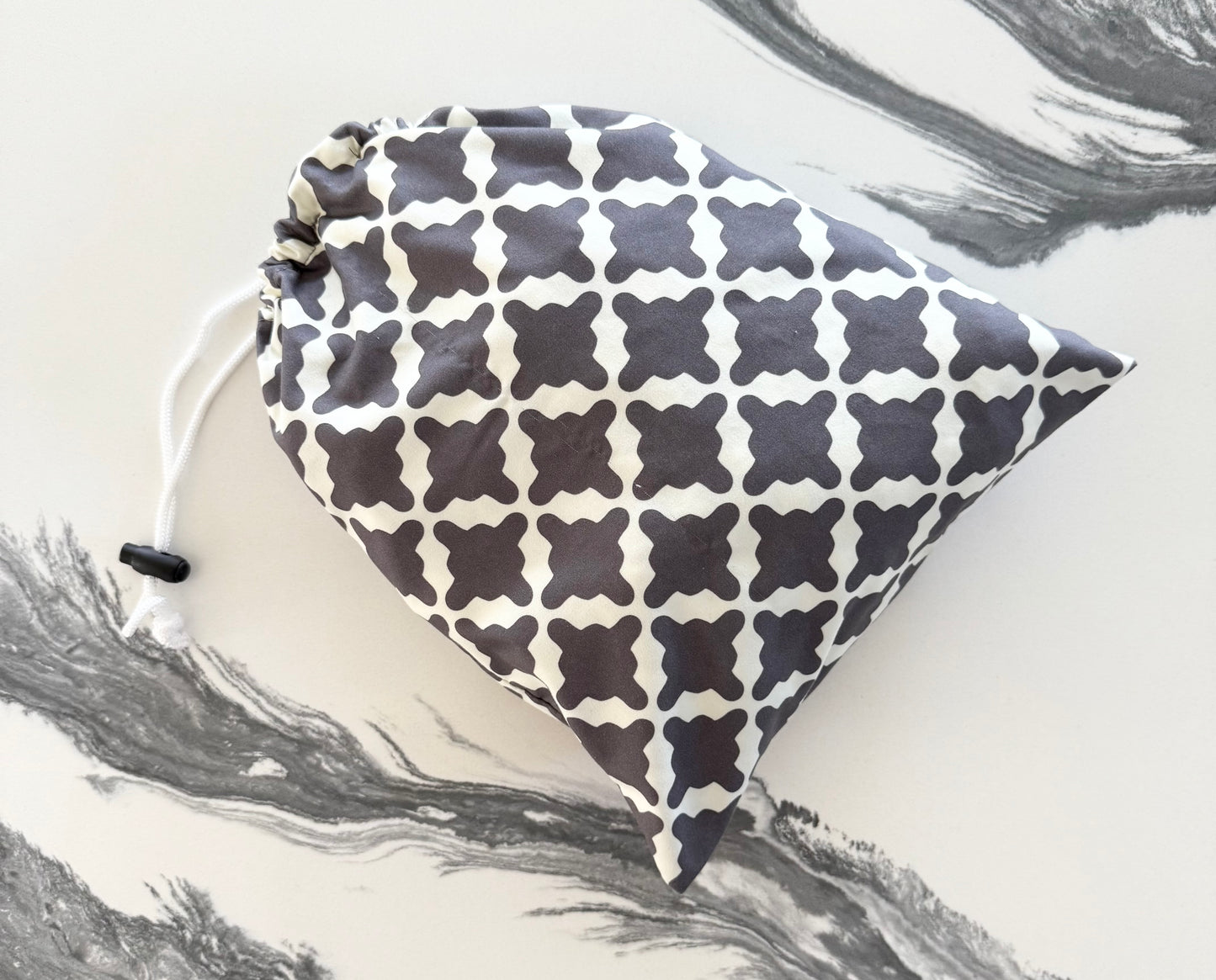 Jolly Jumper Sani-Shopper Cover in Grey & White