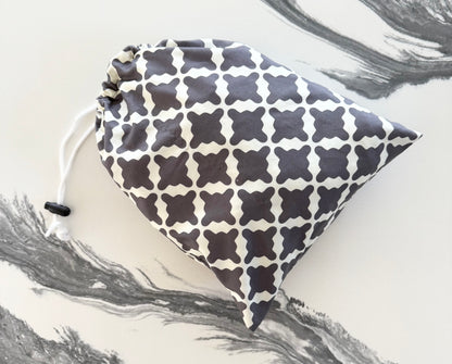 Jolly Jumper Sani-Shopper Cover in Grey & White