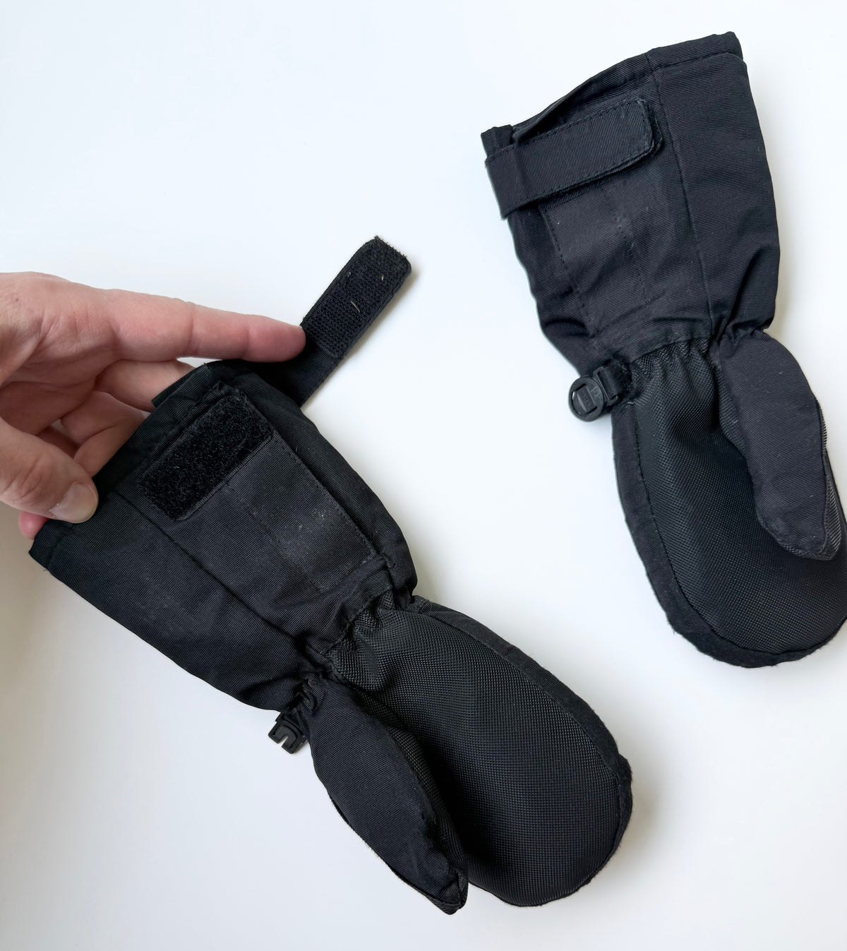 Kombi Black Mittens (4-5 Years)