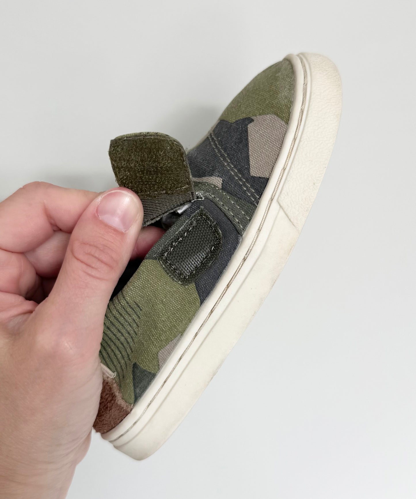 Toms Green Camouflage Velcro Slip Ons (9)