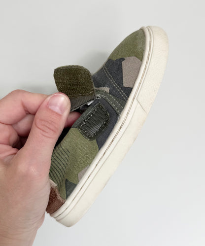 Toms Green Camouflage Velcro Slip Ons (9)