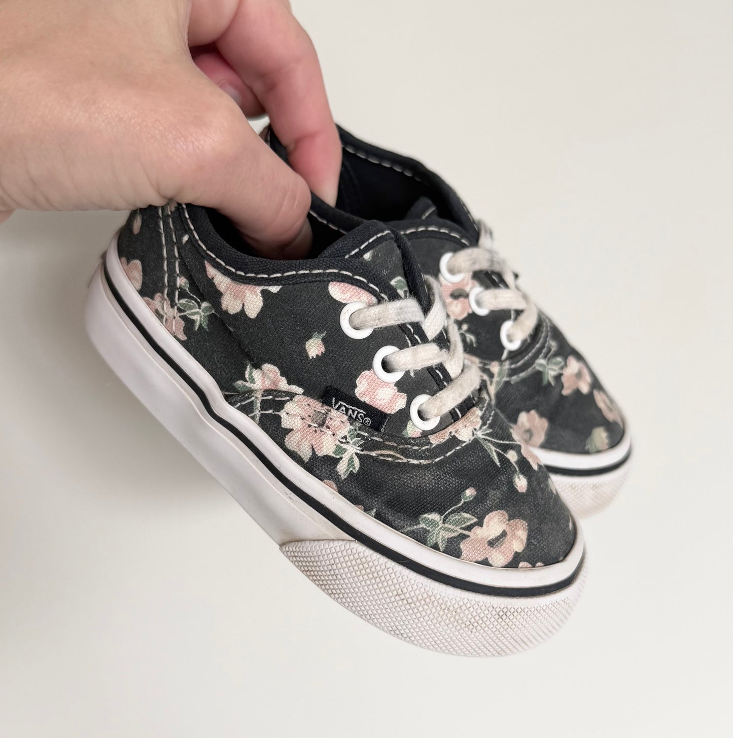 Vans Dark Floral Lace Up Sneakers (5)