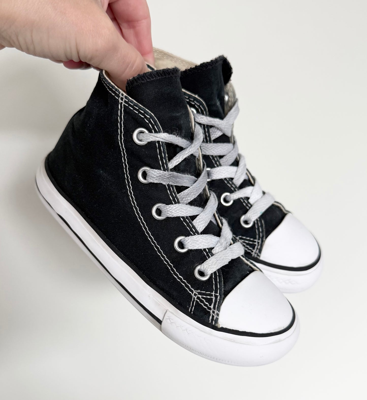 Converse Black High Top Lace Up Sneakers (10)