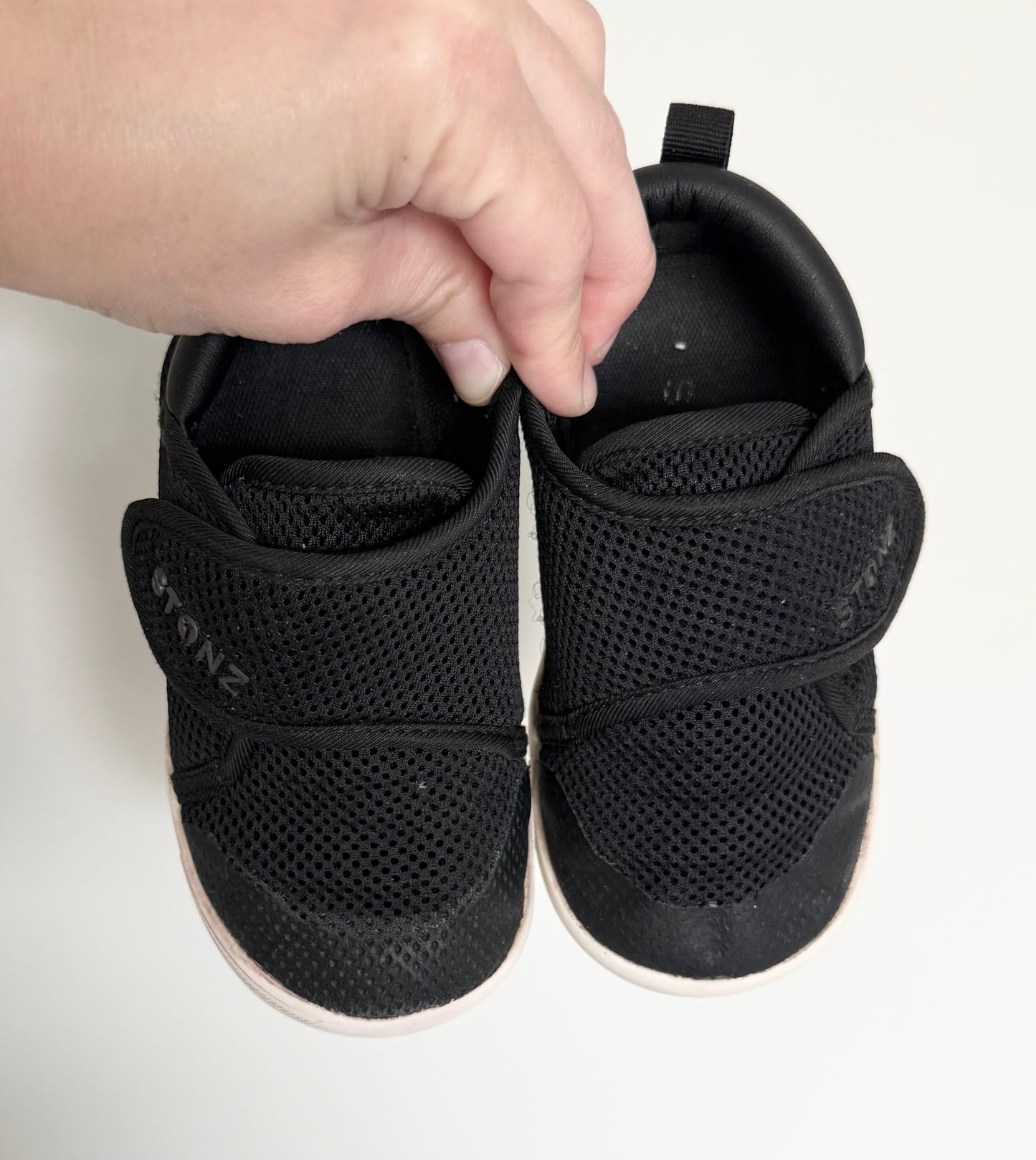 Stonz Black Cruiser Velcro Sneakers - Toddler (7)