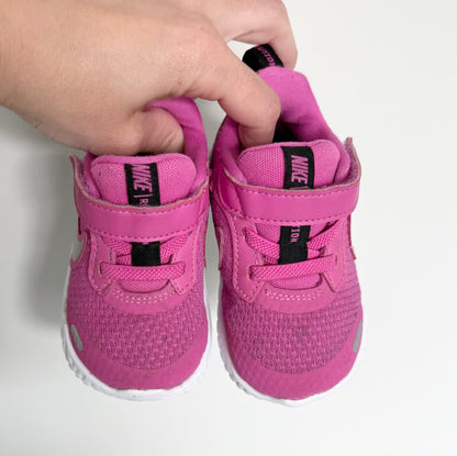 Nike Revolution 5 TDV Fushia & Black Stretch Lace & Velcro Sneakers (5)