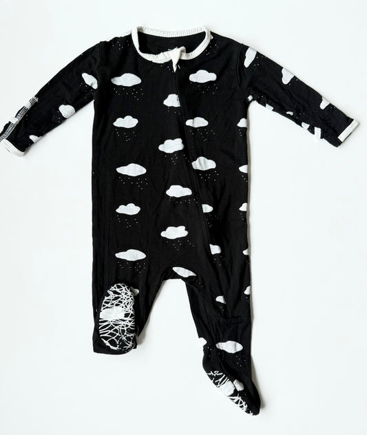 Peregrine Kidswear Black & White Clouds Sleeper (3-6 Months)