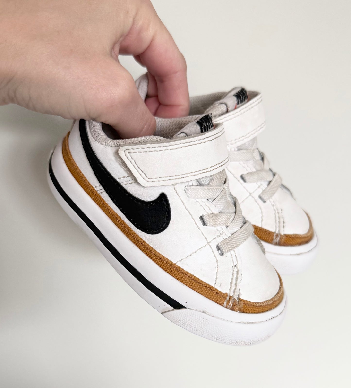 Nike Court Legacy White & Tan Trim Stretch Lace & Velcro Sneakers (5)