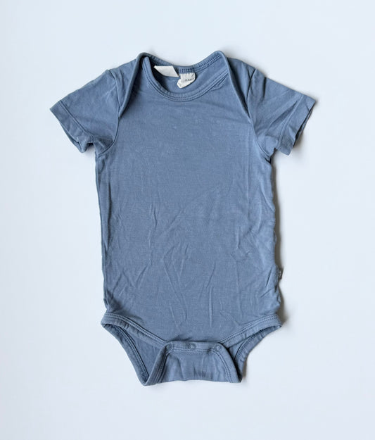 Kyte Slate Short Sleeve Bodysuit (0-3 Months)