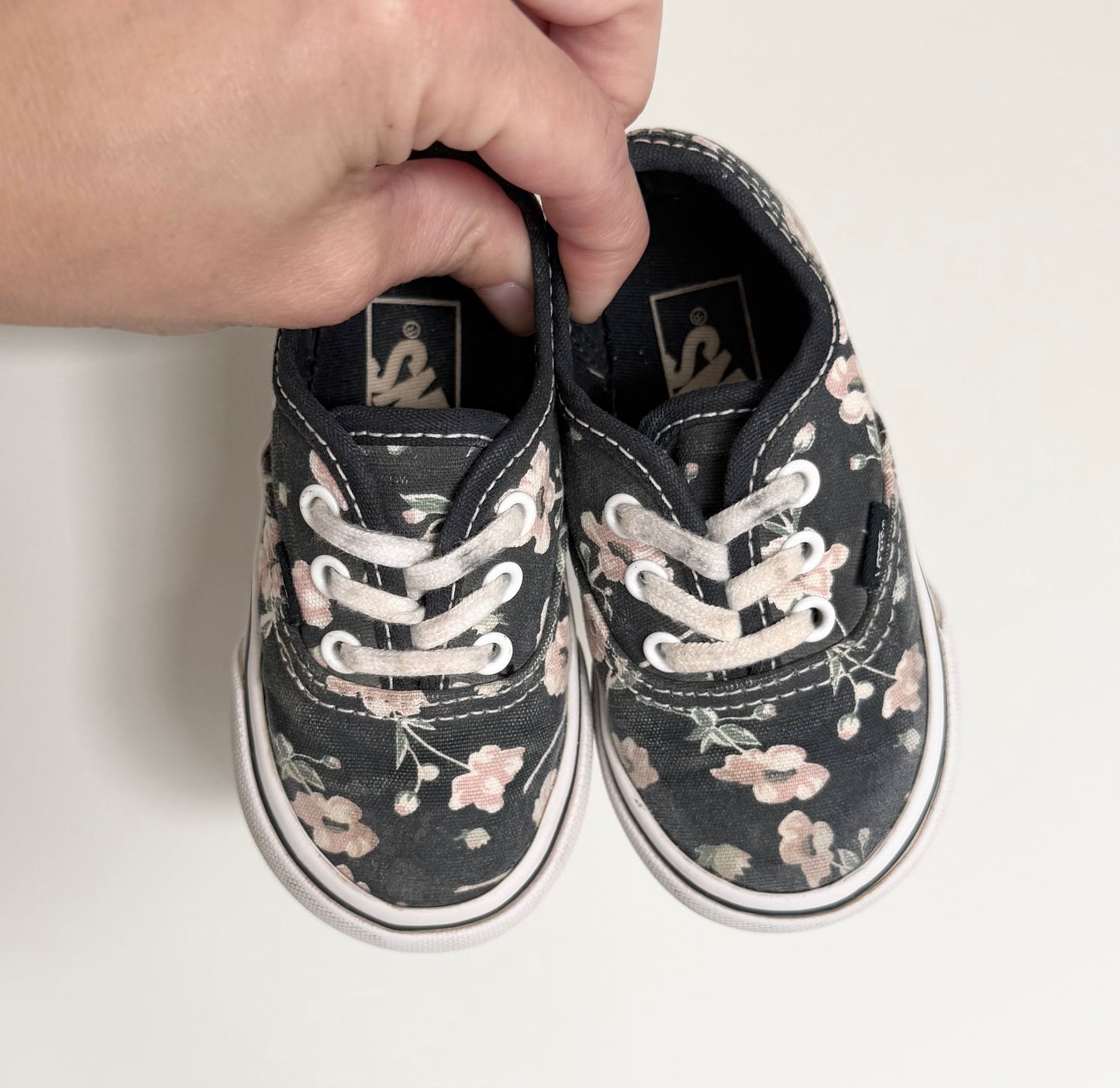 Vans Dark Floral Lace Up Sneakers (5)
