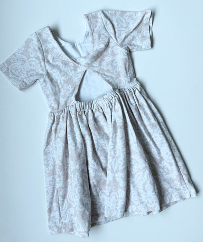Daniel’s Threadz Light Beige & White Damask Short Sleeve Dress (2/3 Years)