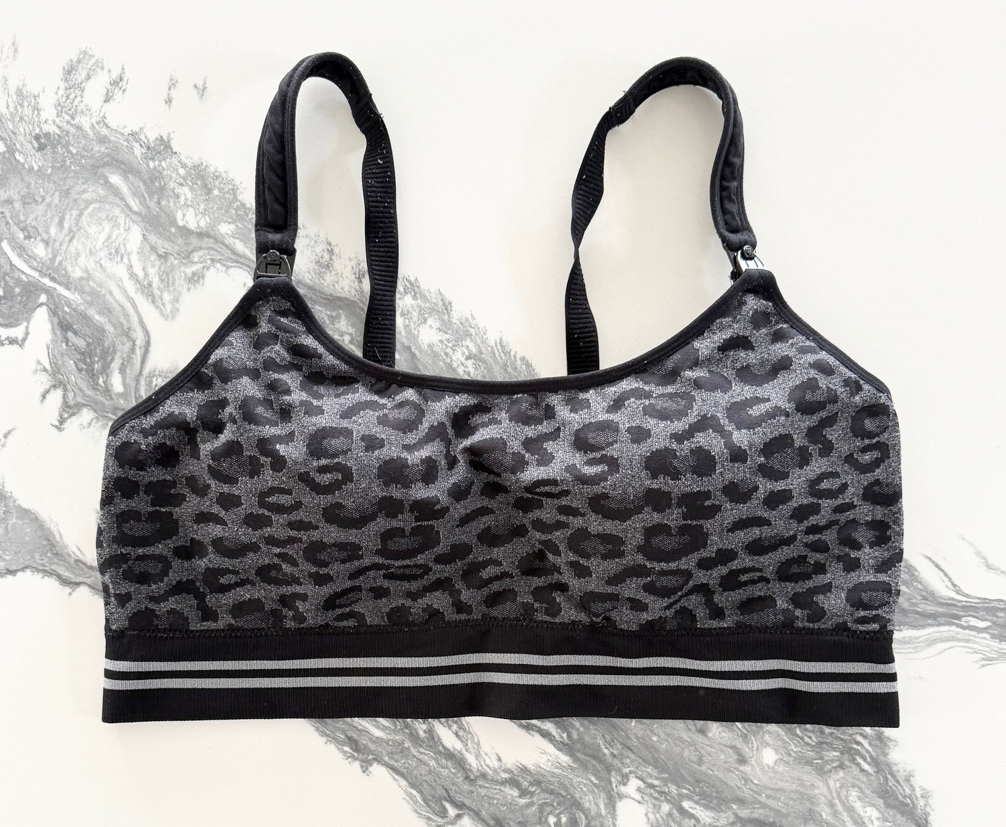 Momcozy Nursing/Pumping Hands-Free Bra in Black Leopard (3XL)