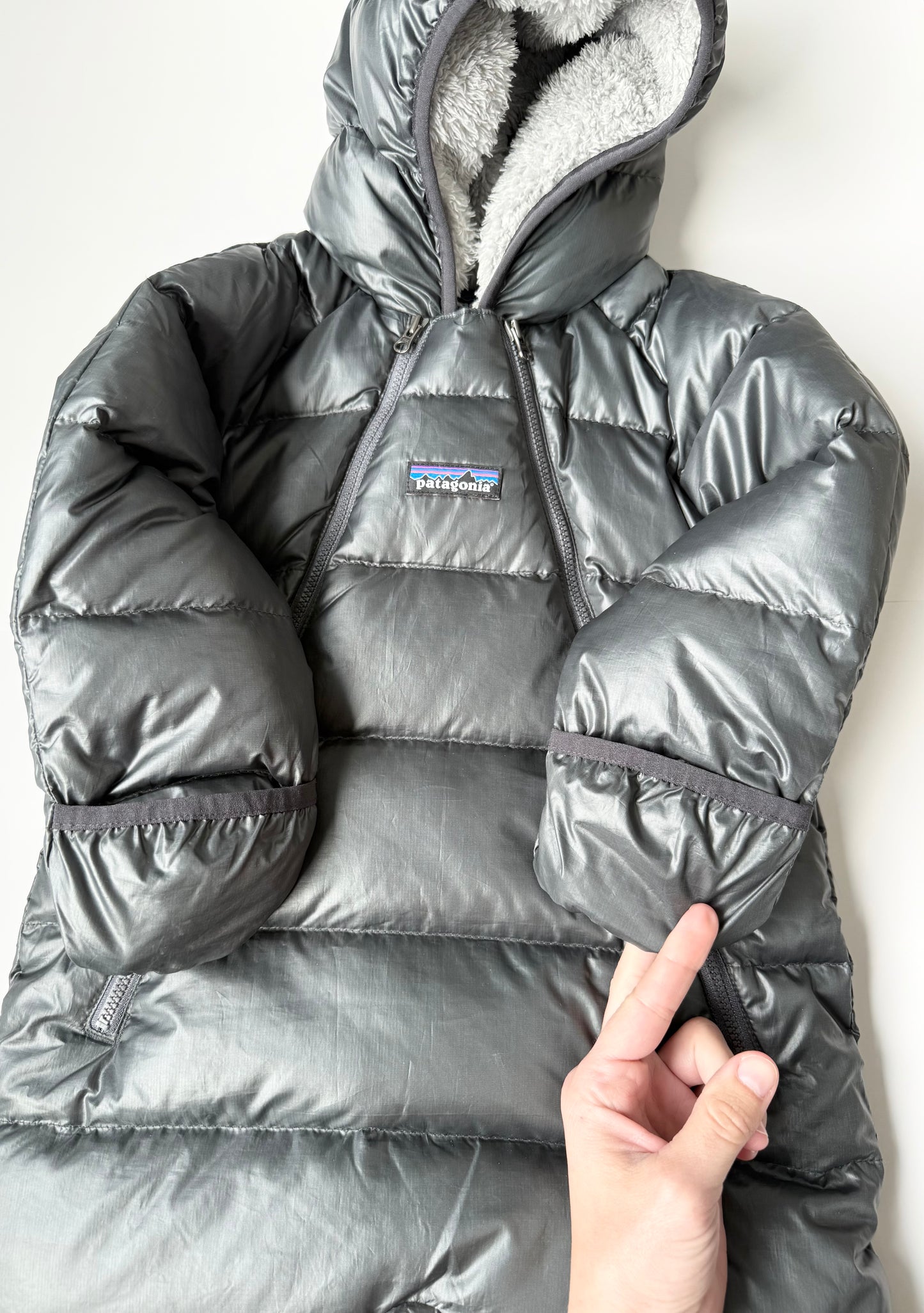 Patagonia Infant Hi-Loft Down Sweater Bunting Snowsuit (12-18 Months)