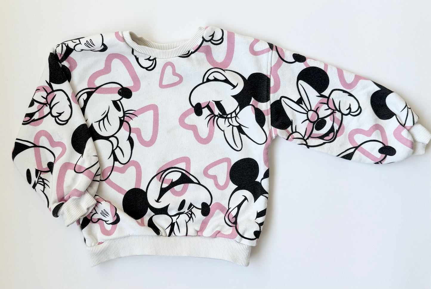 Zara x Disney White & Pink Minnie Mouse Hearts Crewneck Sweater (2-3 Years)
