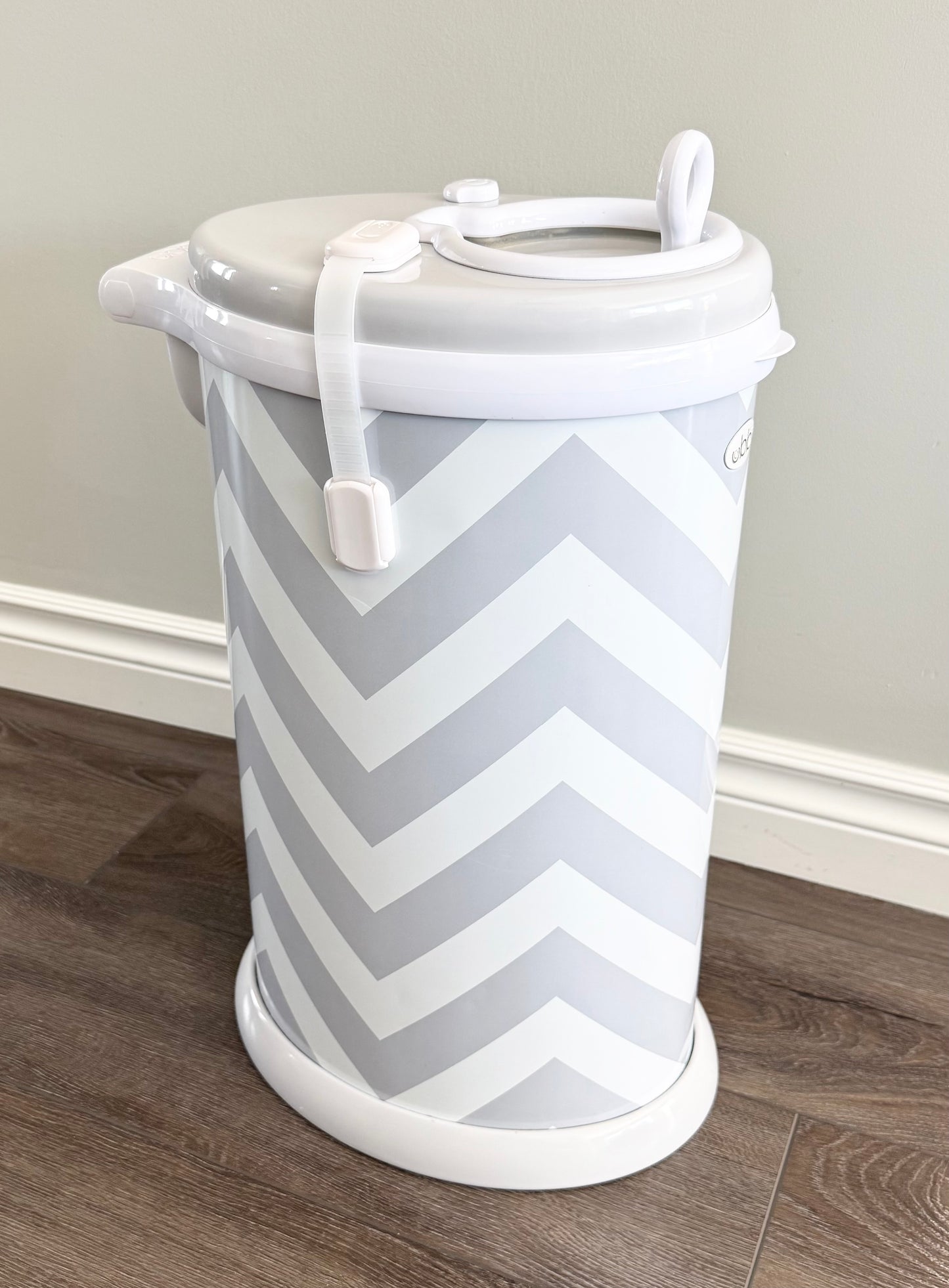 Ubbi Diaper Pail - Grey & White Chevron